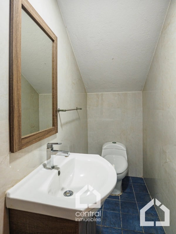 Casa en renta en condominio El Pilar, 20 calle zona 10 - 9