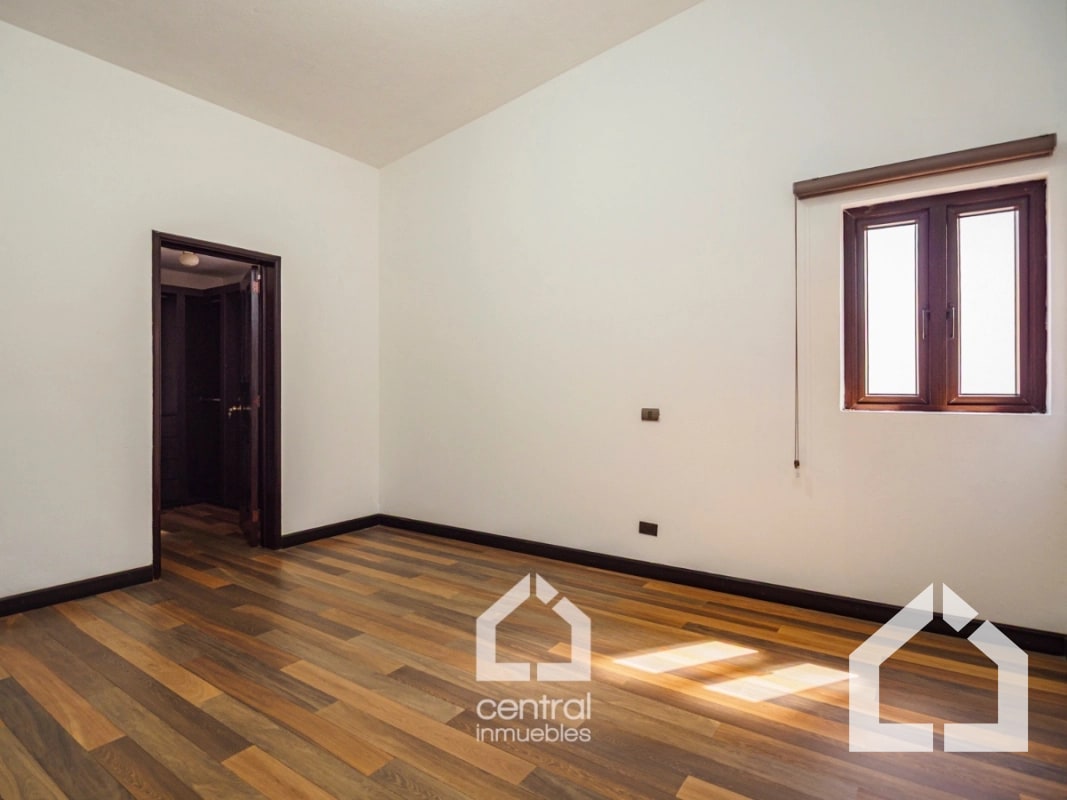 Casa en renta en condominio El Pilar, 20 calle zona 10 - 7