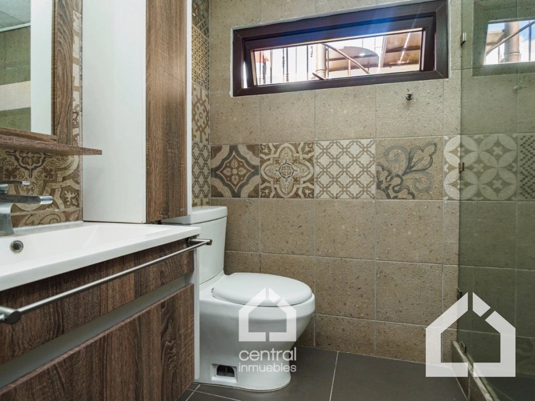 Casa en renta en condominio El Pilar, 20 calle zona 10 - 6