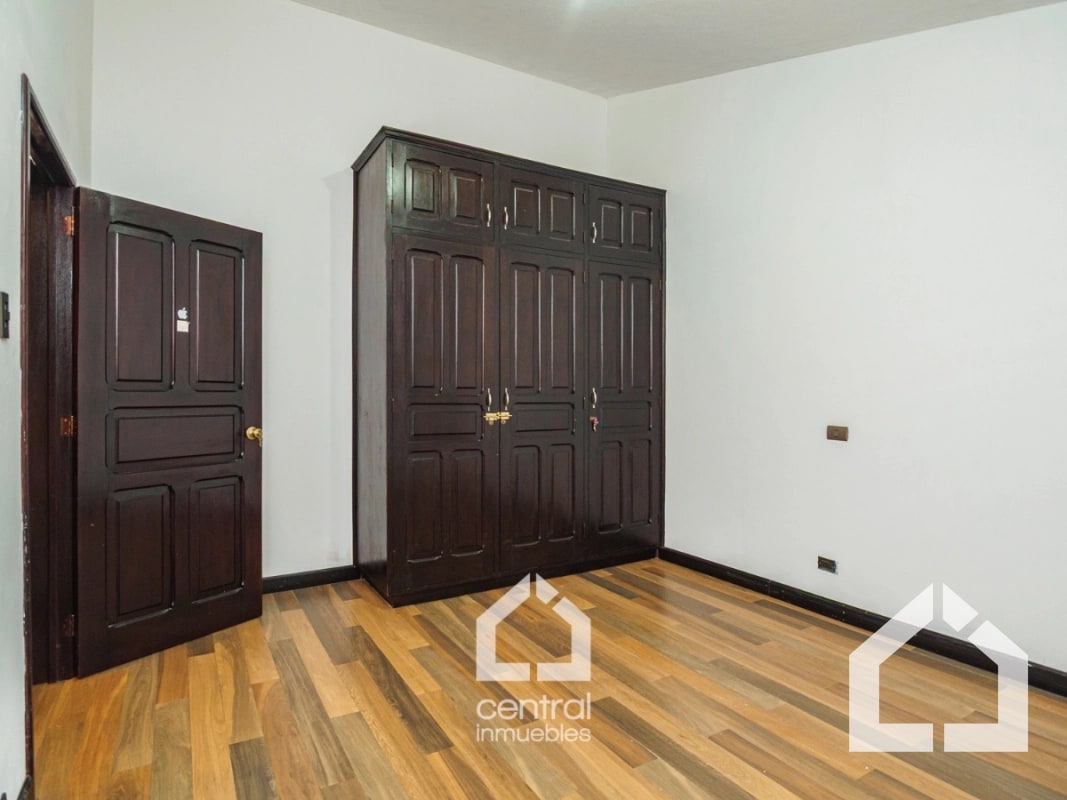 Casa en renta en condominio El Pilar, 20 calle zona 10 - 3