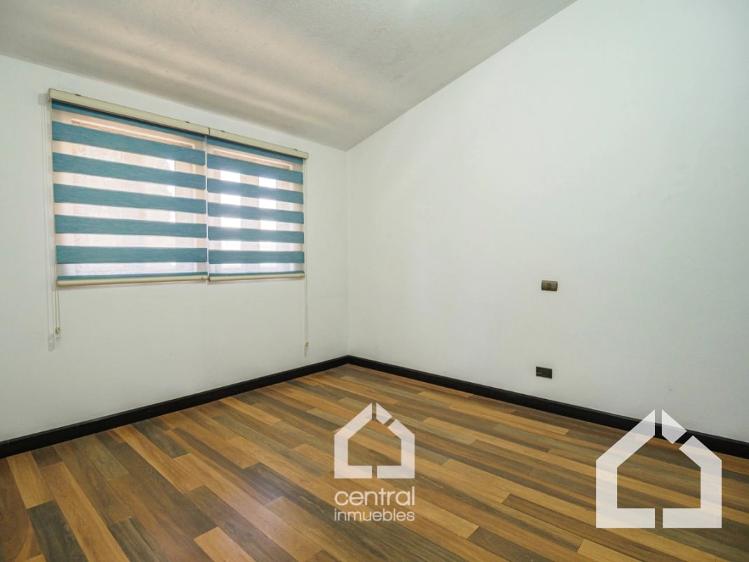 Casa en renta en condominio El Pilar, 20 calle zona 10 - 4