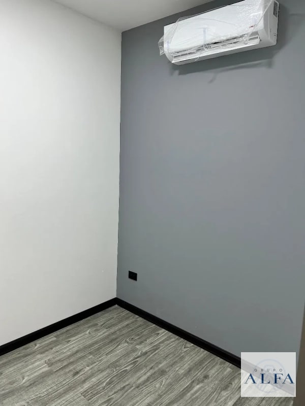 CLINICAS MEDICAS EN RENTA CAES CENTRO COMERCIAL VILAFLOR - 7