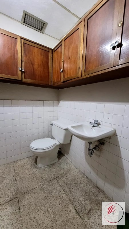 ALQUILER DE OFICINA DE 56 M2 EN ZONA 1 EDIFICIO EJECUTIVO - 8