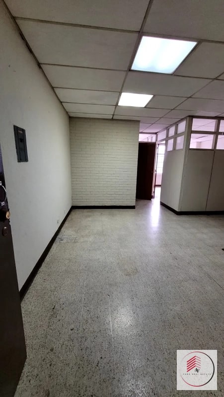 ALQUILER DE OFICINA DE 56 M2 EN ZONA 1 EDIFICIO EJECUTIVO - 7
