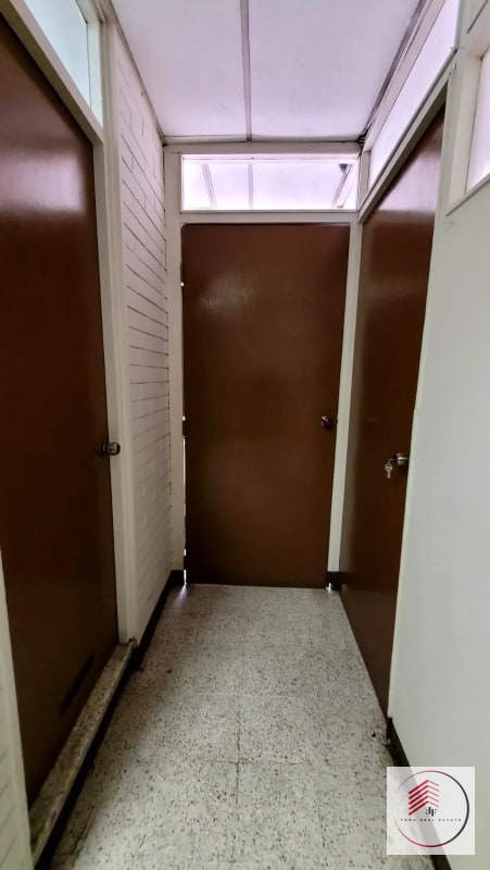 ALQUILER DE OFICINA DE 56 M2 EN ZONA 1 EDIFICIO EJECUTIVO - 4