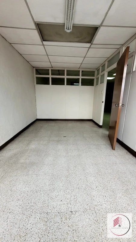 ALQUILER DE OFICINA DE 56 M2 EN ZONA 1 EDIFICIO EJECUTIVO - 3