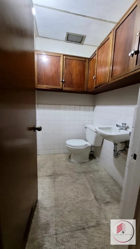 ALQUILER DE OFICINA DE 56 M2 EN ZONA 1 EDIFICIO EJECUTIVO - 2