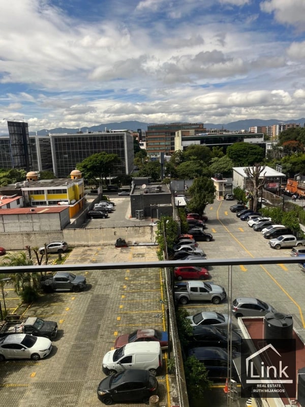 RENTA DE OFICINA ZONA 9 HUB - 2