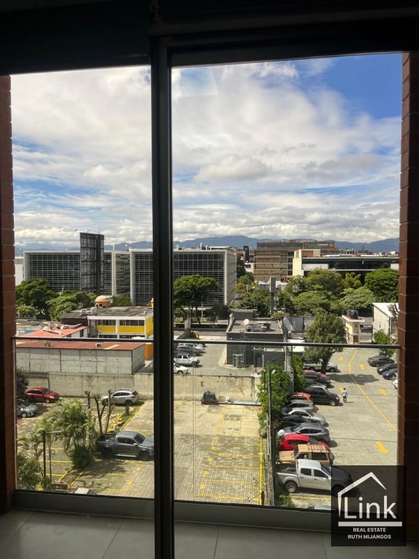 RENTA DE OFICINA ZONA 9 HUB - 1