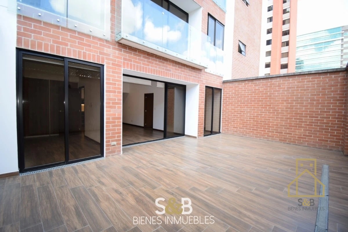 Apartamento con terraza en zona 10 - 8