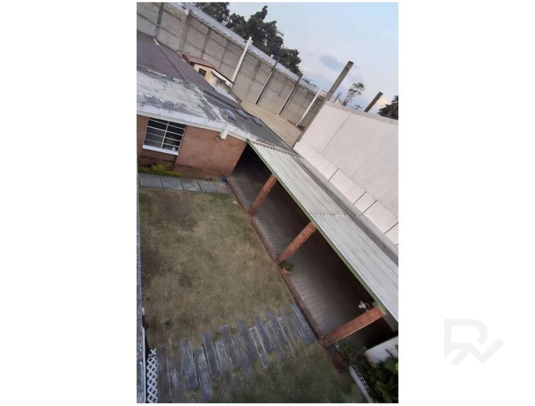 Oportunidad única para desarrollo en Zona 12 – Sector La Colina 21 X 41.60 (BODEGA) - 7