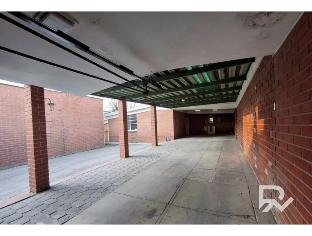 Oportunidad única para desarrollo en Zona 12 – Sector La Colina 21 X 41.60 (BODEGA) - 4