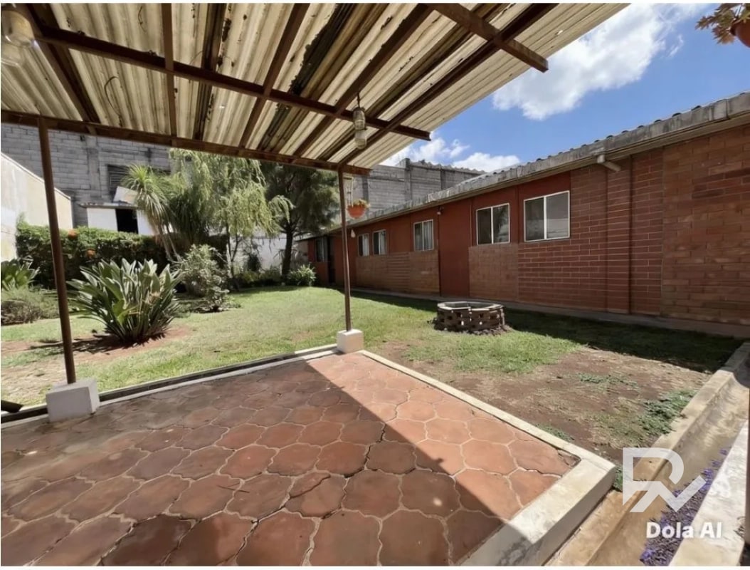 Oportunidad única para desarrollo en Zona 12 – Sector La Colina 21 X 41.60 (BODEGA) - 2