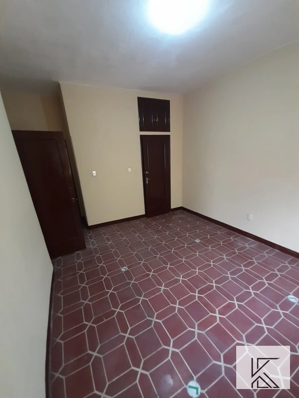 Casa en venta sobre la bolivar en zona 8 - 12