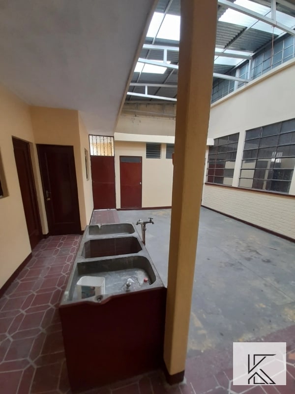 Casa en venta sobre la bolivar en zona 8 - 10