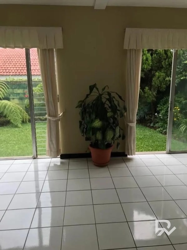 ·En Exclusiva· Casa en venta en Santa Amelia 2, zona 16 - 5
