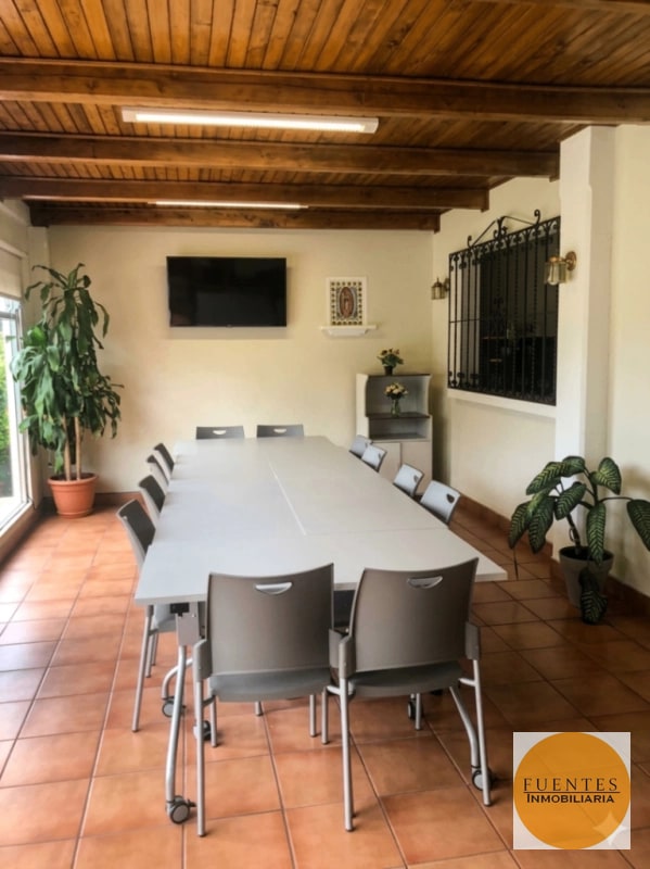 CASA EN VENTA ZONA 15 - 4