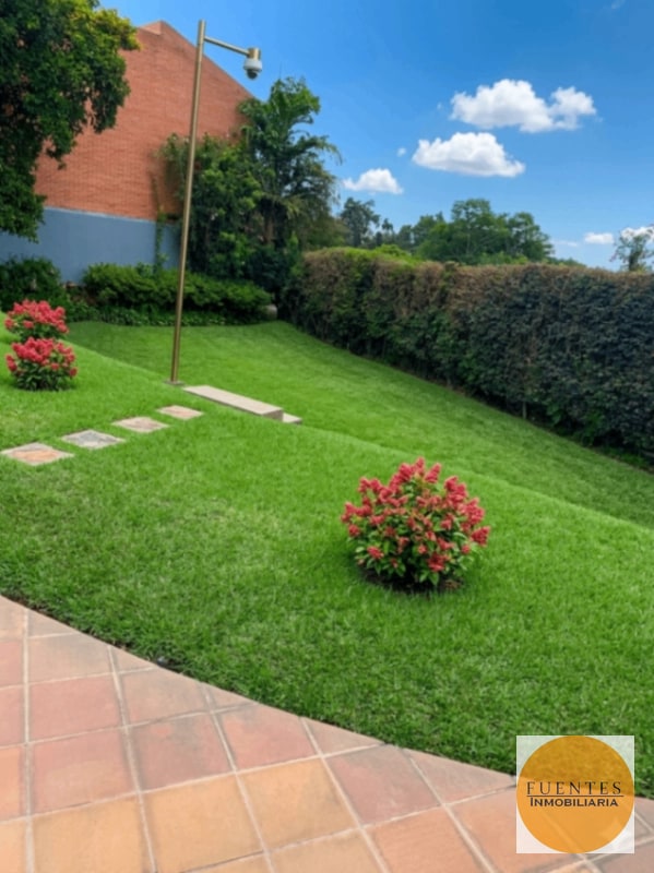 CASA EN VENTA ZONA 15 - 3
