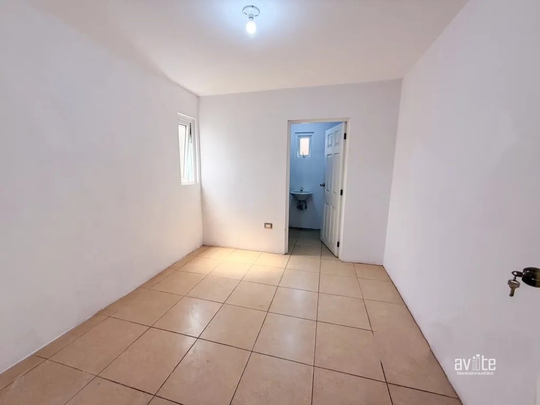 Casa dentro de Condominio, cerca de Cayala y URL   Q3,700,000 más impuestos - 5