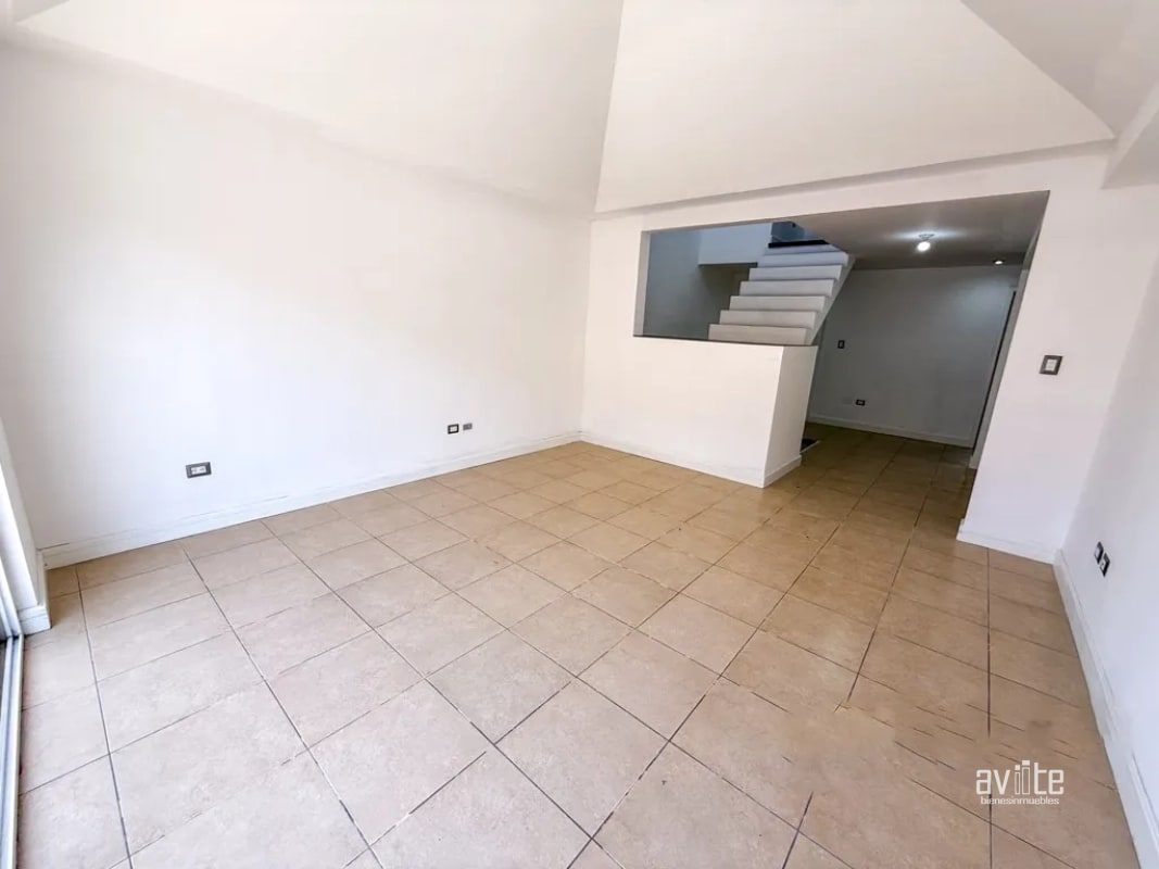 Casa dentro de Condominio, cerca de Cayala y URL Q3,700,000 más impuestos - 7