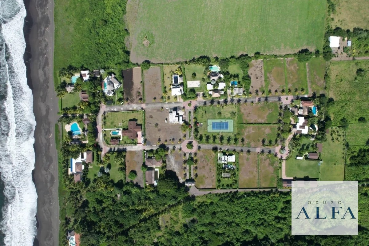TERRENO 2,000 VARAS EN VENTA PALMERAS DE MONTERRICO - 1
