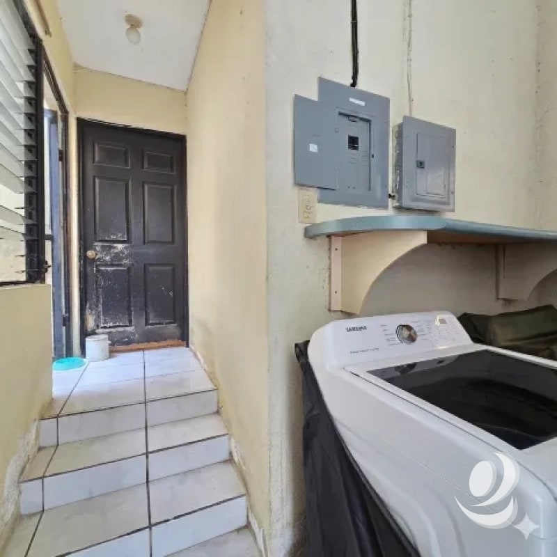 Casa en Venta Las Hojarascas Zona 1 de Mixco, Guatemala - 1