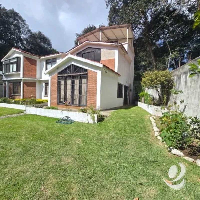 Casa con Jardín en Venta San Lucas Sacatepéquez - 17