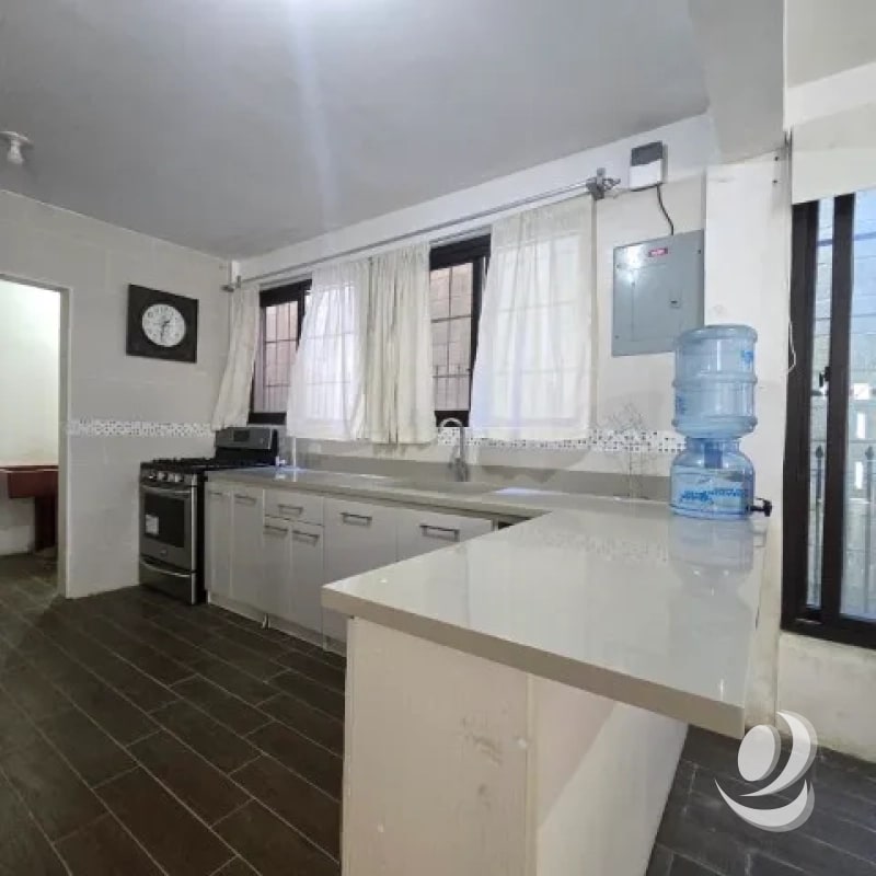 Casa con Jardín en Venta San Lucas Sacatepéquez - 12