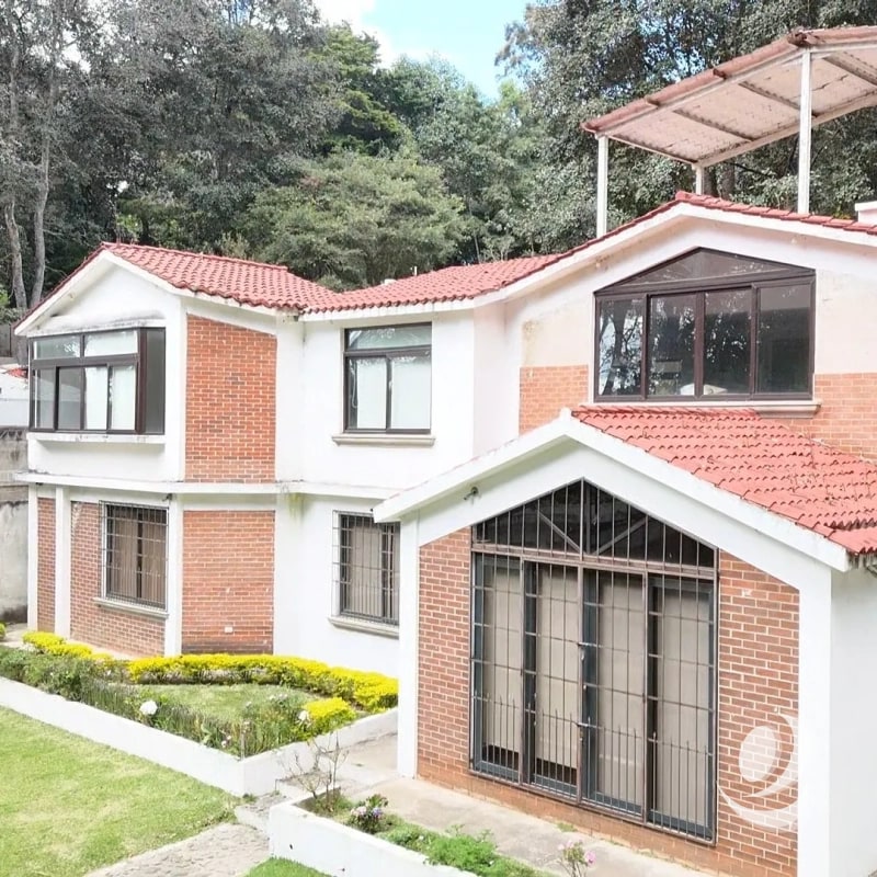 Casa con Jardín en Venta San Lucas Sacatepéquez - 6