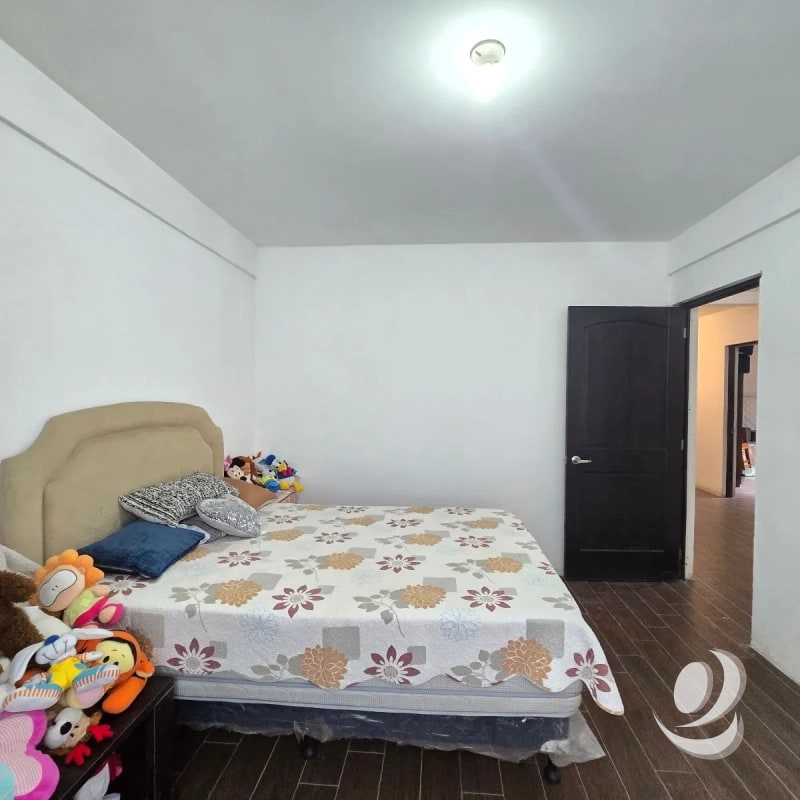 Casa con Jardín en Venta San Lucas Sacatepéquez - 1
