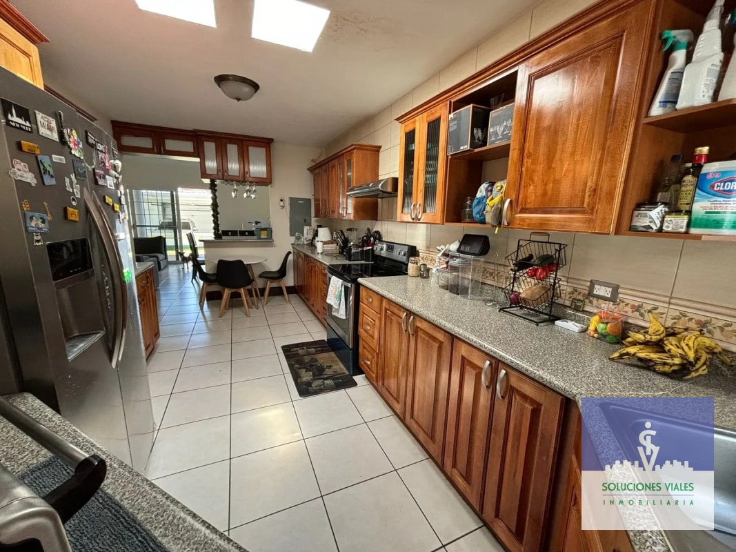 ZONA 16, CASA EN VENTA DE UN NIVEL - 5