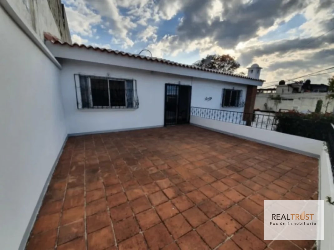 EN VENTA CASA FUERA DE GARITA ZONA 14 LA VILLA - 3 HABITACIONES - 8