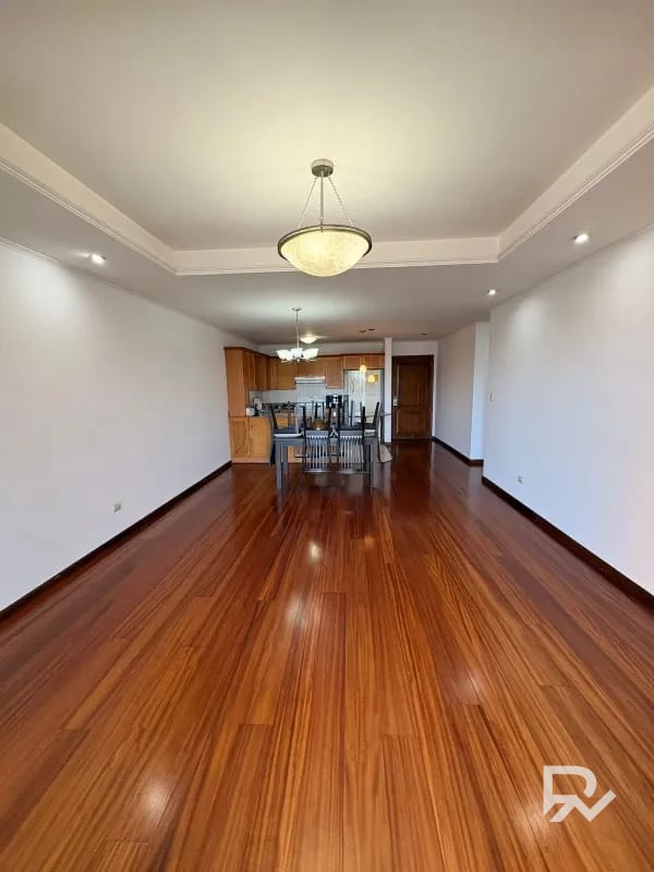 Venta de Apartamento en Edificio Torre del Valle zona 10 cerca de CC La Estación — Apartamento en Venta en Zona 14, Guatemala, Ciudad — foto 1 de 13