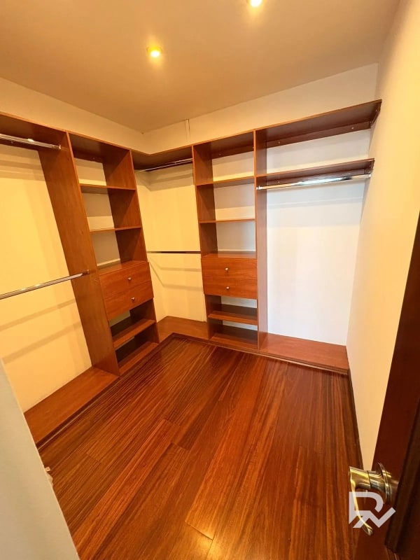 Venta de Apartamento en Edificio Torre del Valle zona 10 cerca de CC La Estación - 12