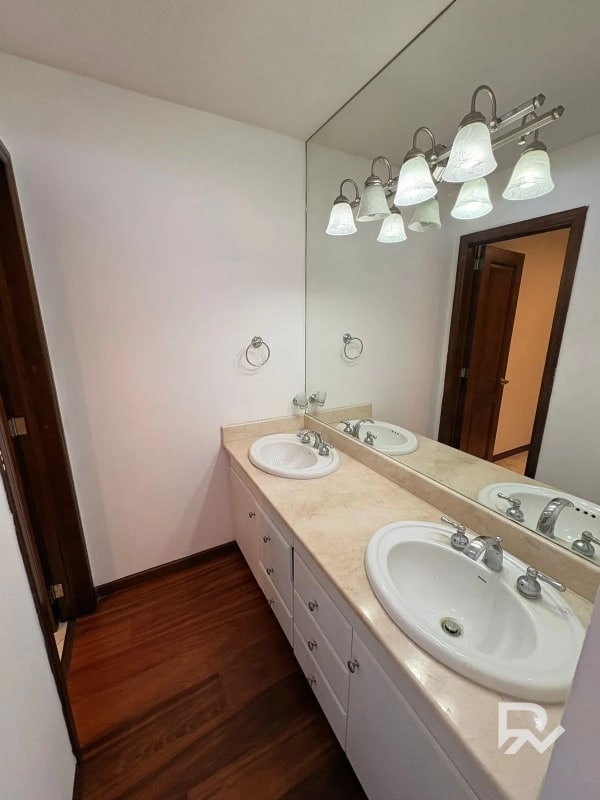 Venta de Apartamento en Edificio Torre del Valle zona 10 cerca de CC La Estación - 6