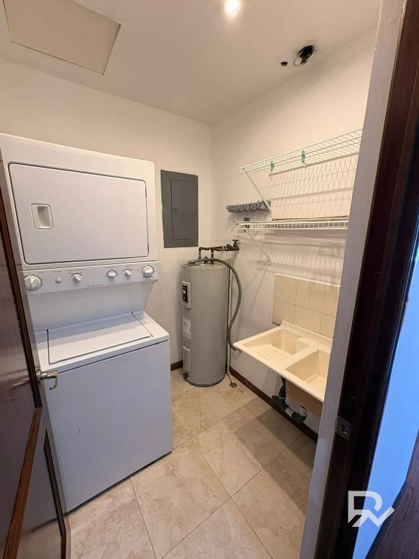 Venta de Apartamento en Edificio Torre del Valle zona 10 cerca de CC La Estación - 3