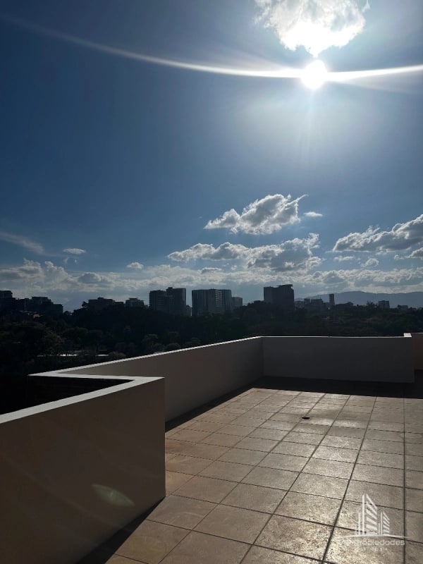 Zona 15, amplio apartamento en alquiler - 8