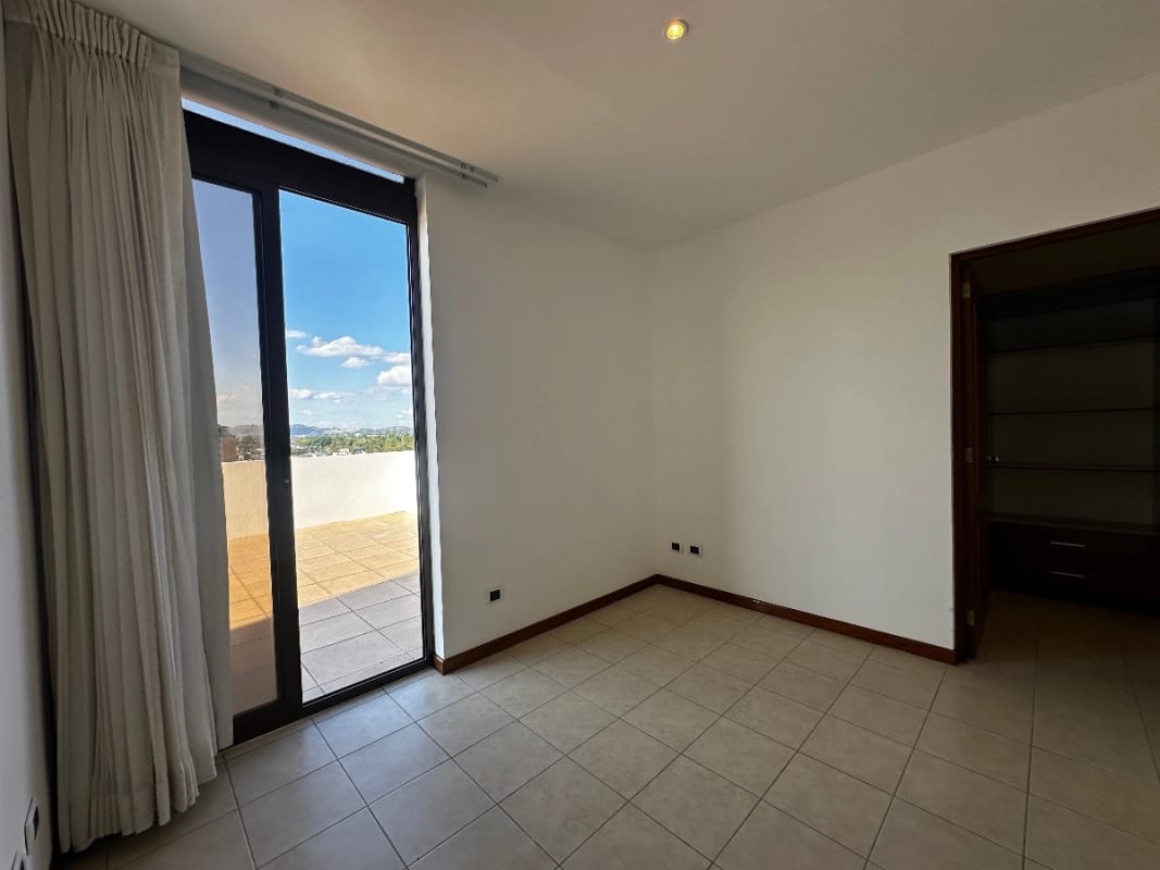 Zona 15, amplio apartamento en venta (copia) - Miniatura 8