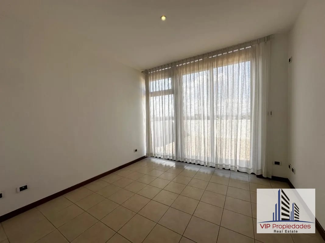 Zona 15, amplio apartamento en venta — Apartamento en Venta en El Robledal, Zona 15, Guatemala, Ciudad — foto 5 de 10