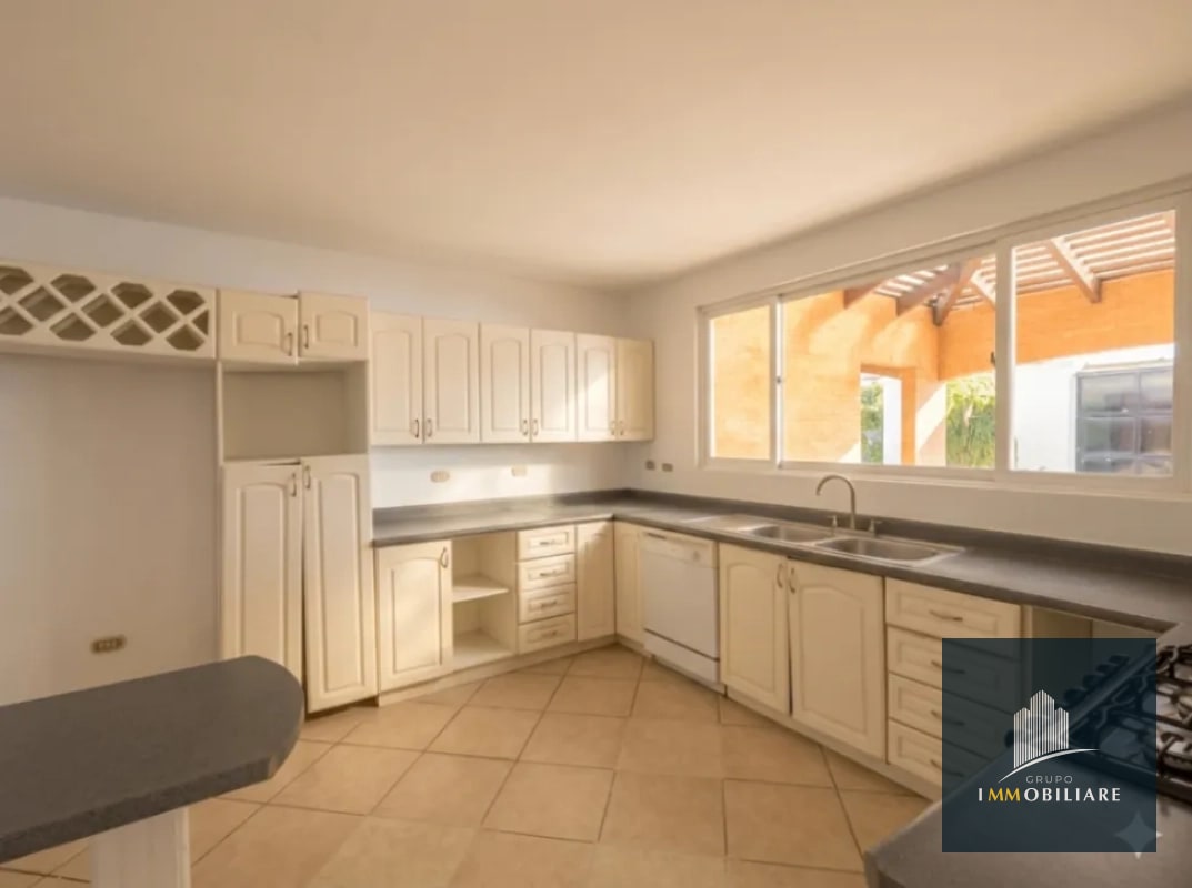 Casa en venta en Residenciales San Antonio km 16.5 Carretera a el Salvador - 9