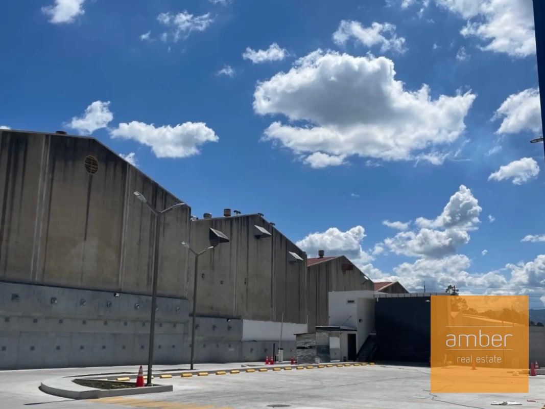 Bodega en Diatzul, Calzada Atanasio Tzul, zona 12 - 1