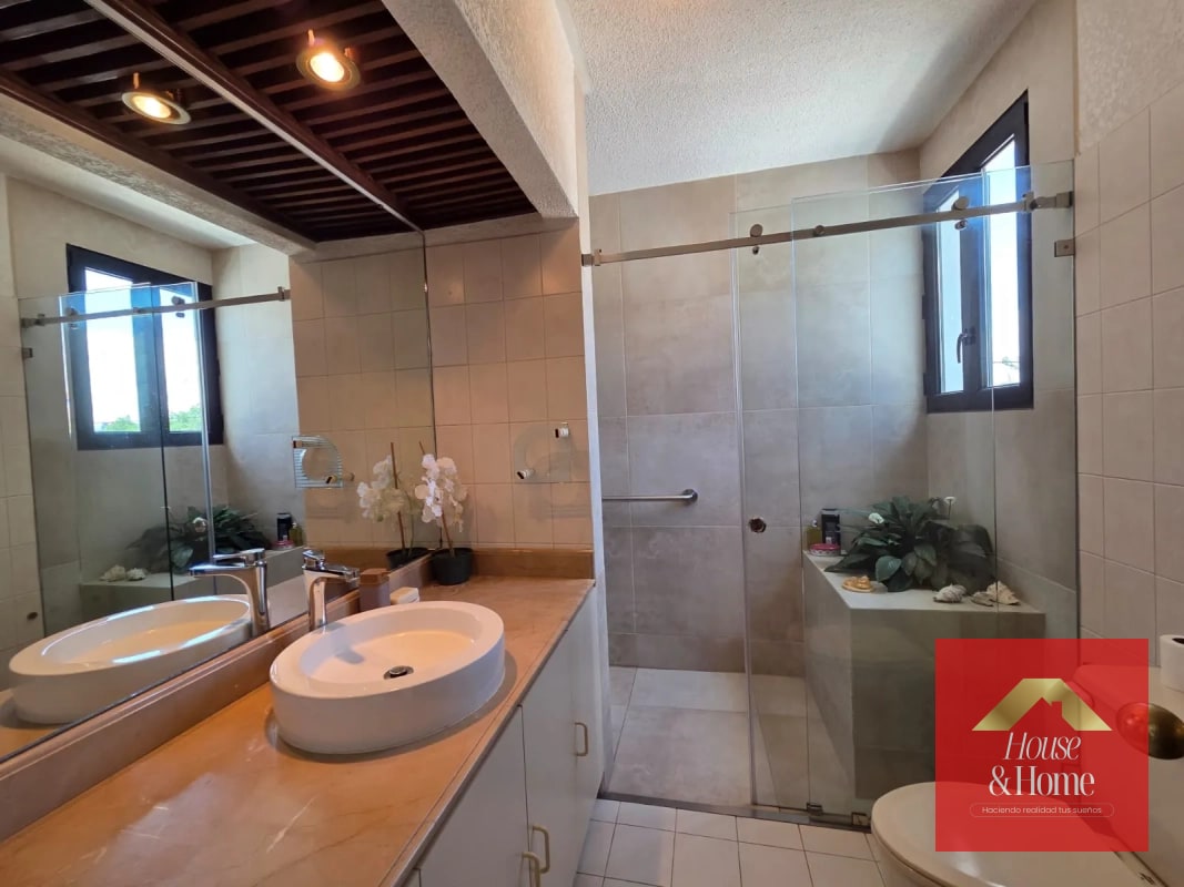 Casa en venta zona 15  con piscina - 4