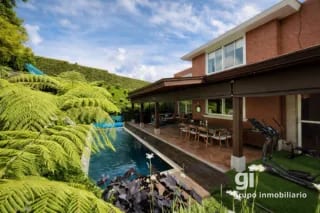 Casa con piscina en venta en Fraijanes — Casa en Venta en Carretera a El Salvador, Guatemala, Ciudad — miniatura 1 de 14