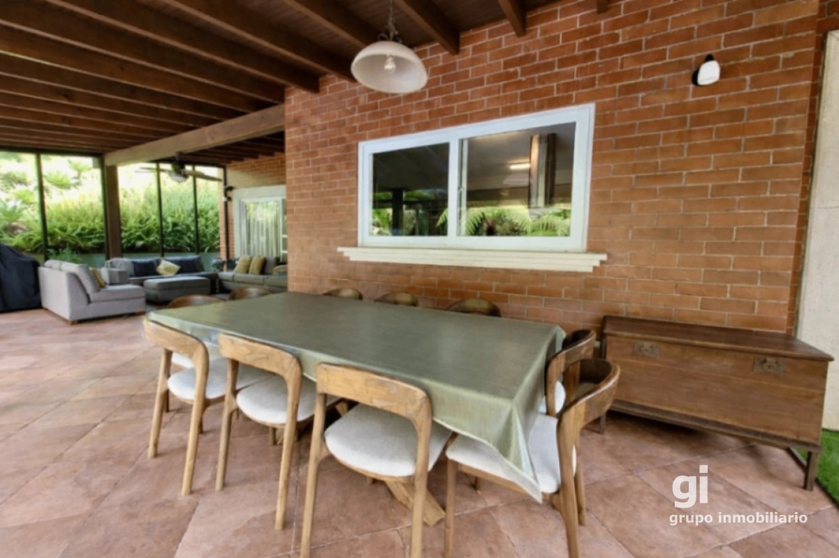 Casa con piscina en venta en Fraijanes - 10