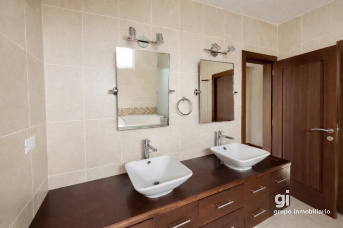 Casa con piscina en venta en Fraijanes - 3