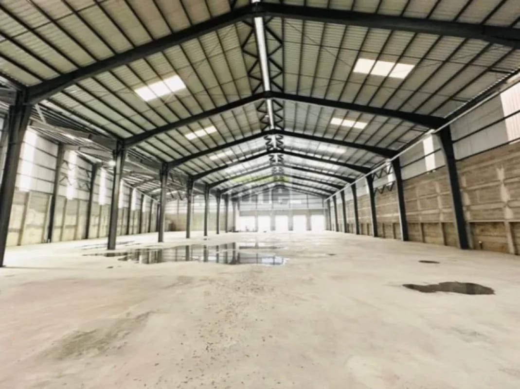 Alquilo bodega de 2,680 Metros en el km 62 ruta a puerto quetzal ubicada en el Complejo Industrial Parque Sur, Escuintla — Bodega / Ofibodega en Alquiler en Puerto Quetzal, Escuintla — foto 1 de 4