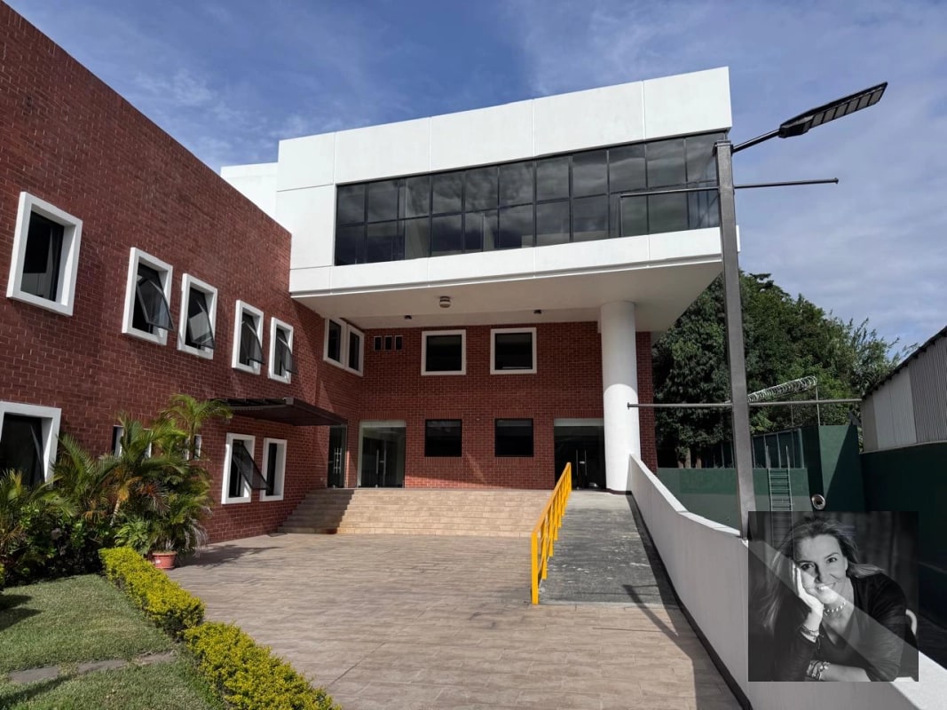 EDIFICIO EN RENTA, ZONA 10 - 15