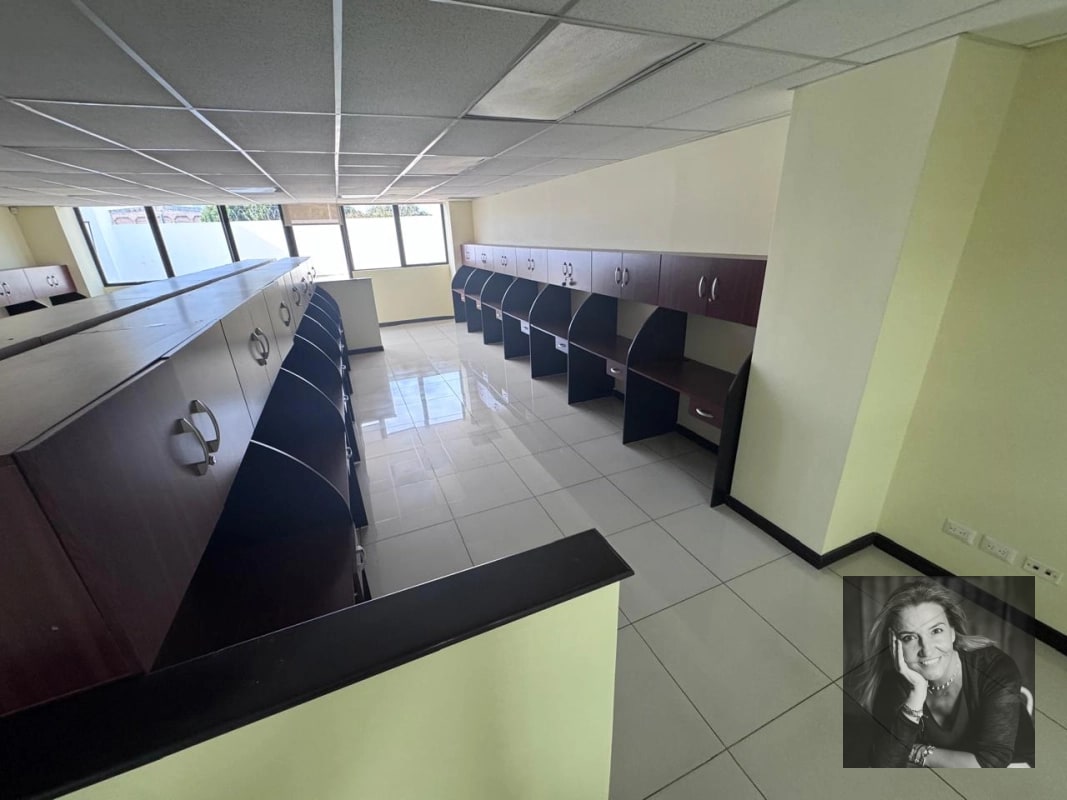 EDIFICIO EN RENTA, ZONA 10 - 12