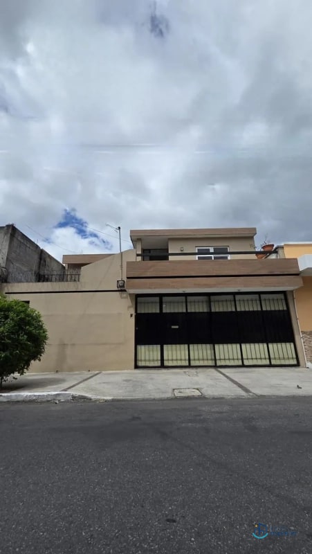 🏢 CASA COMERCIAL EN RENTA – ZONA 11 (COLONIA ROOSEVELT) - 17