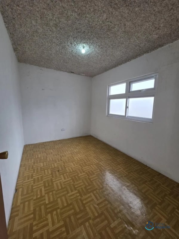 🏢 CASA COMERCIAL EN RENTA – ZONA 11 (COLONIA ROOSEVELT) - 12